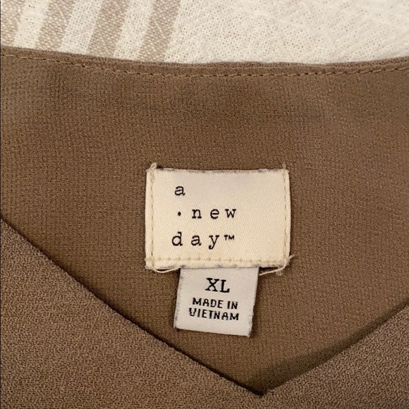 Camisole - Picture 2 of 3